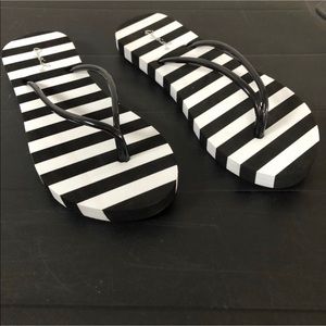 CLOSET BLOW OUT SALE... EVERYTHING MUST GO!!